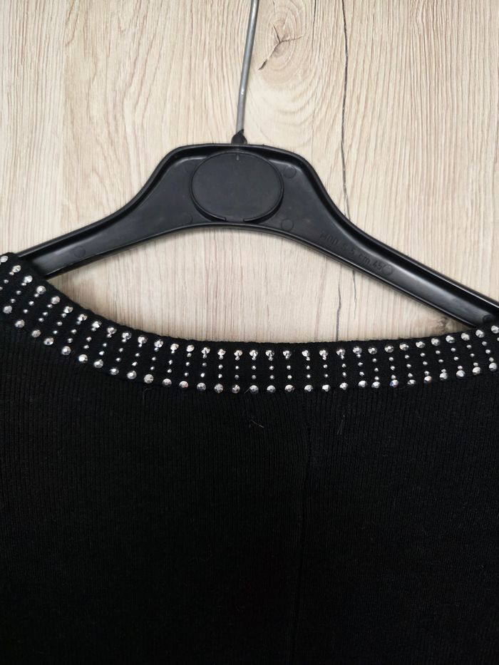 GILET FEMME NOIR STRASS AVEC CEINTURE TAILLE UNIQUE D'UN  34,/40 MARQUE MOOCCI - photo numéro 5