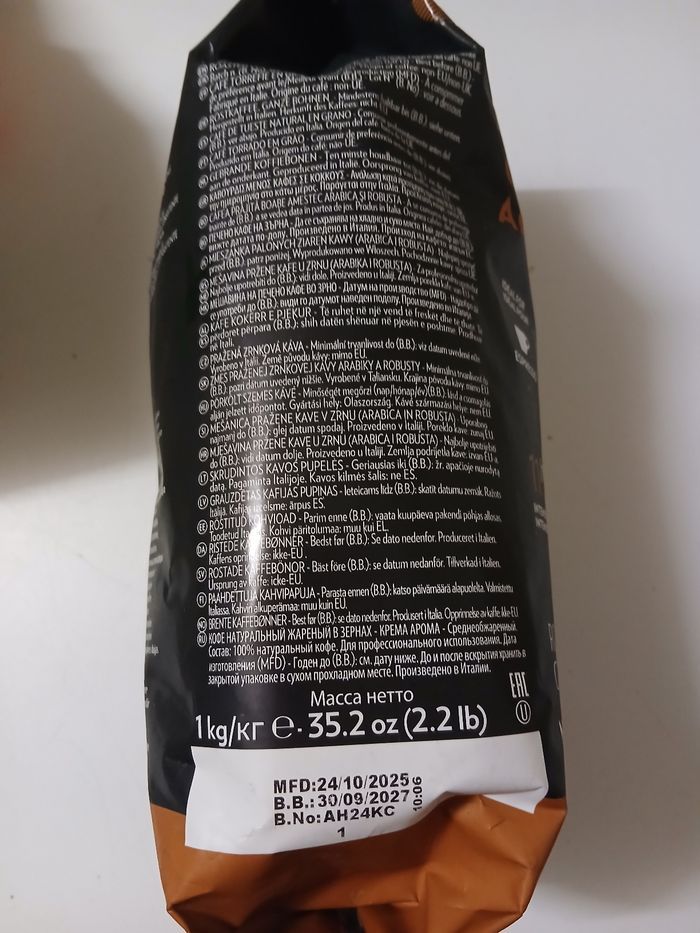 Cafe en grain de 1 kg marque lavazza neuve - photo numéro 2