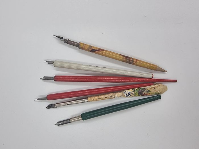 Lot de 6 plumes à encrier