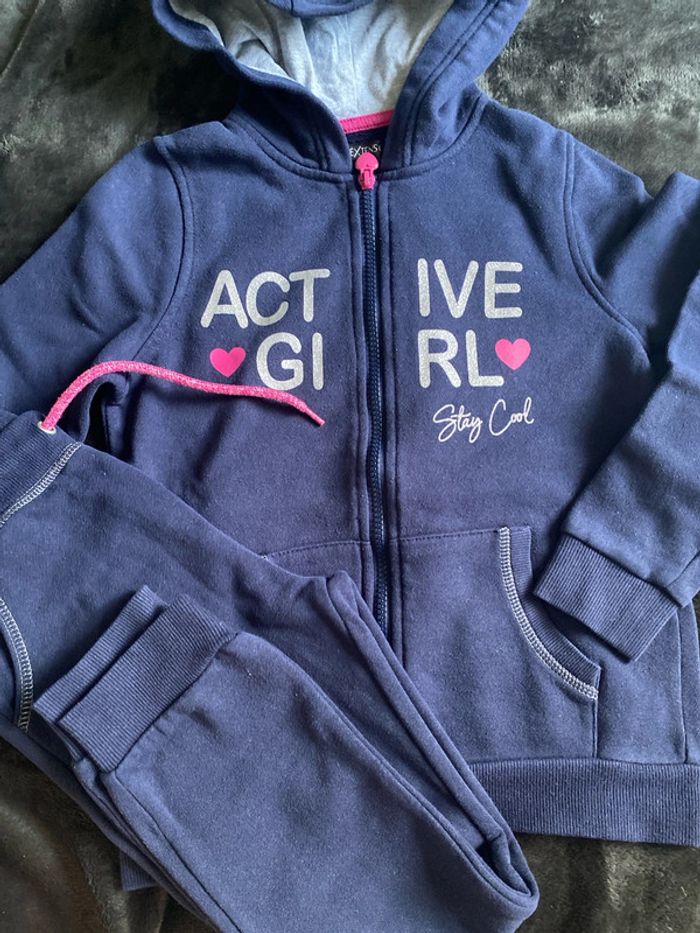 ensemble de survêtement pour filles, taille 10 ans et huit ans in extenso - photo numéro 2