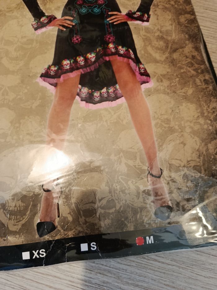 A saisir, costume fille/femme, taille M , " dia de los muertos " - photo numéro 2
