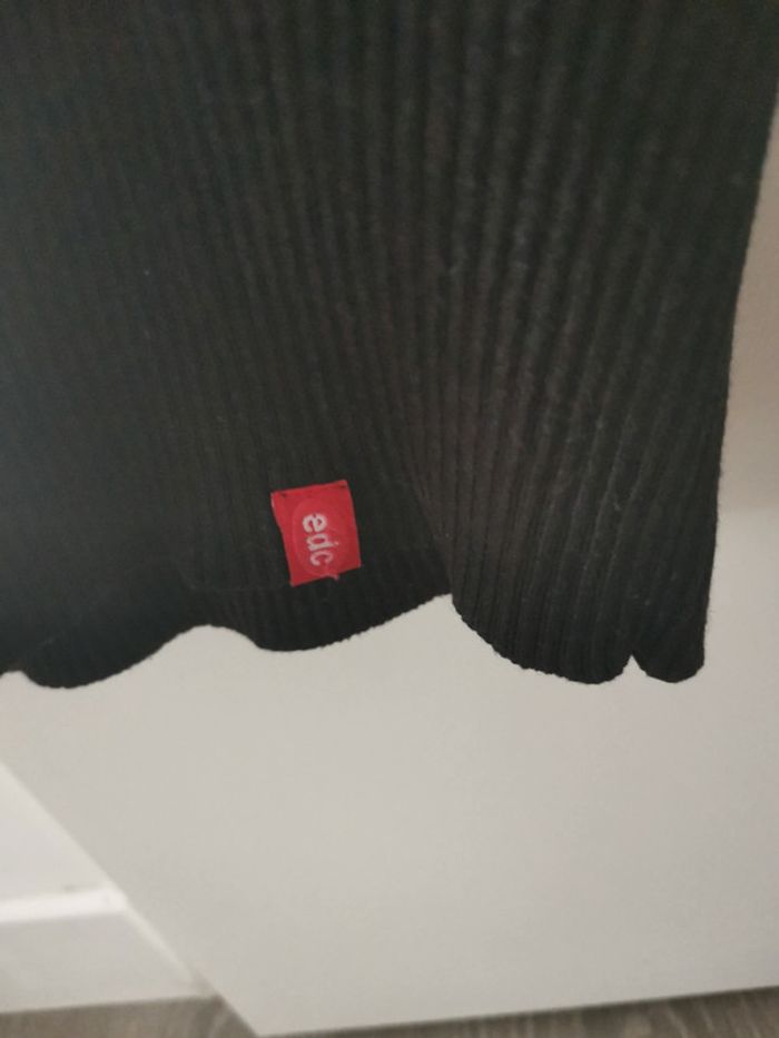 Pull noir - photo numéro 3