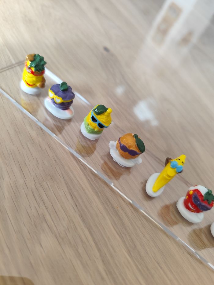 Lot de 10 figurines en céramique " la fruits party" - photo numéro 2