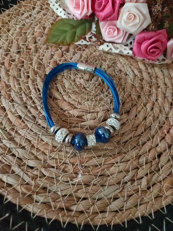 🍂Bracelet bleue aimanté🍂