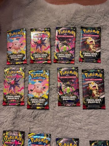 Lot 8 booster Pokémon équilibre parfait 