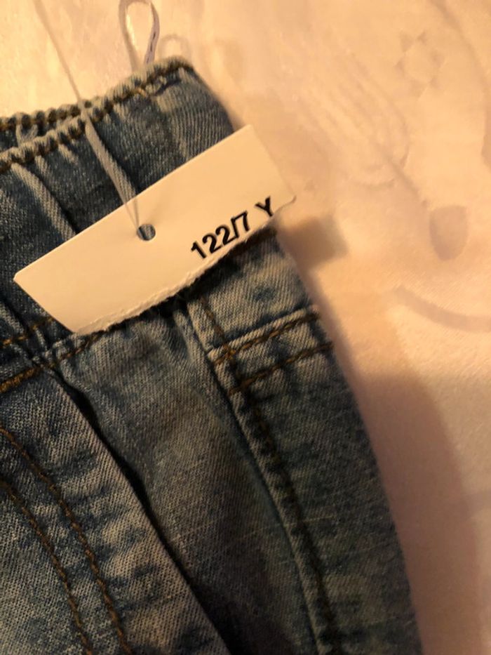 Short en jeans garçon neuf 7 ans - photo numéro 3
