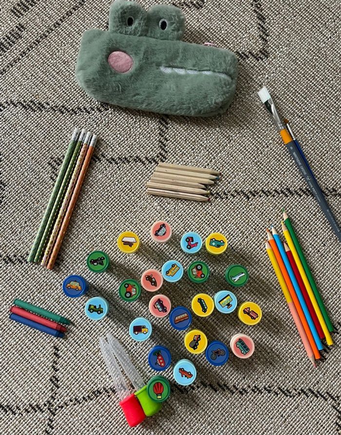 Lot fourniture éveil tampon trousse pipette crayon