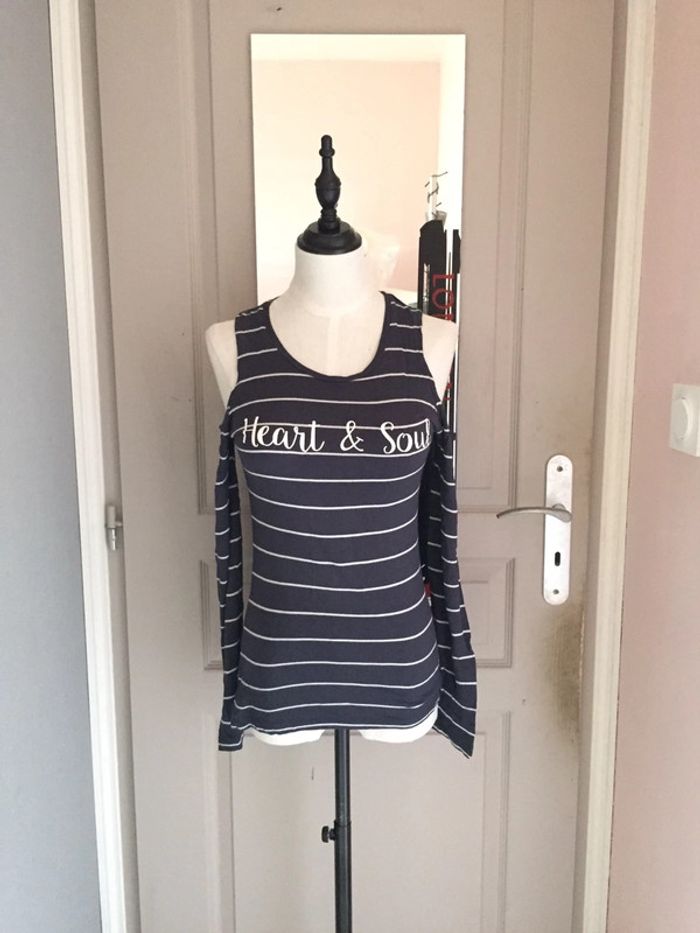 Teeshirt 👚 épaules dénudées Jennyfer taille S 5euros
