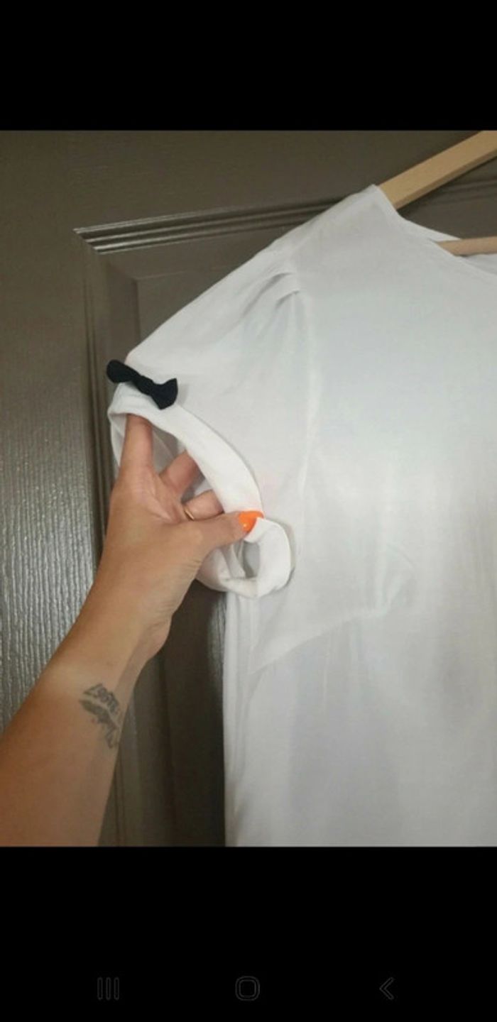 Blouse blanche à flots noirs "Millenium" - photo numéro 2