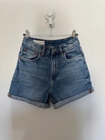 Short en jean Zara neuf 34