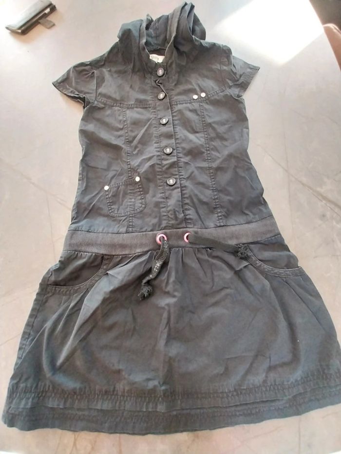 Robe noire shiny taille 12 ans