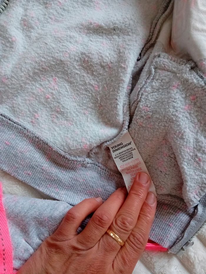 Ensemble survêtement fille 9/12mois 🩶🩷 - photo numéro 3