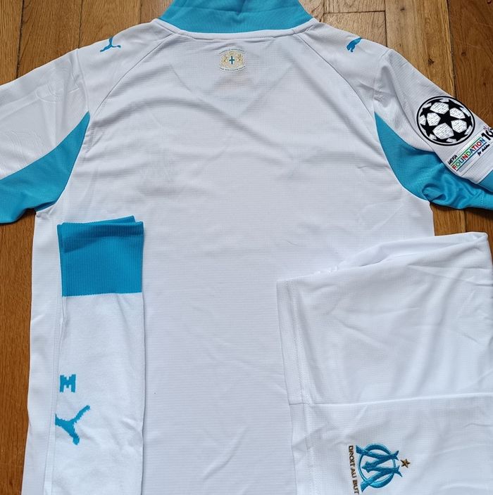 Maillot football OM - Marseille taille 12 ans modèle 2026 avec patch - photo numéro 3