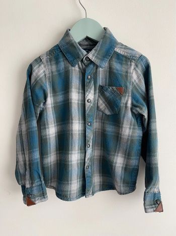 Super petite chemise en 93% coton à carreaux tons turquoise vert / bleu canard et boutons pression