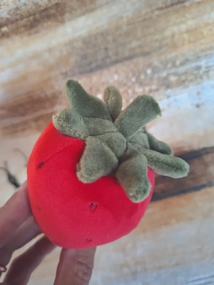 Fabulous Fruit Strawberry Jellycat retired BNWT - photo numéro 5