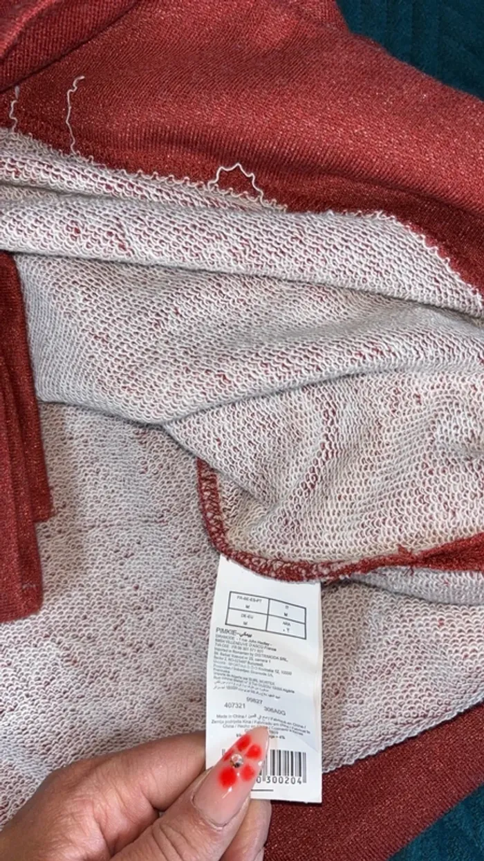 Pull rouge orangé pailletée - photo numéro 3
