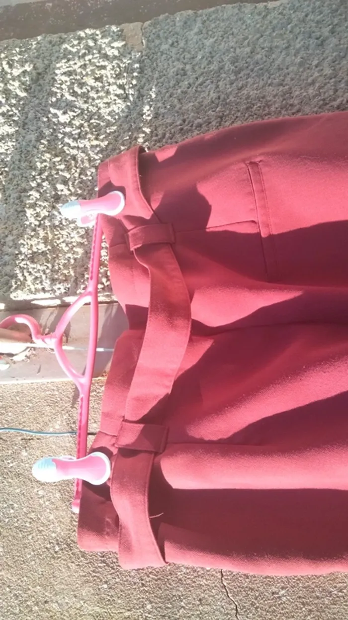 Pantalon chino bordeaux Kiabi Taille 44 - photo numéro 7