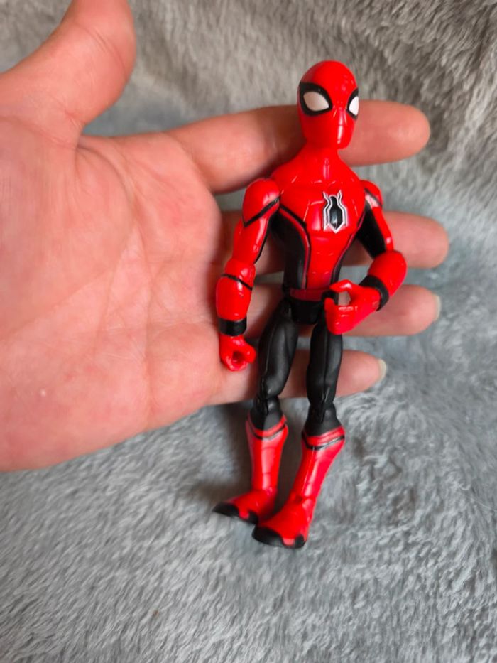 Figurine spiderman marvel - photo numéro 2