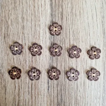 Lot de 11 boutons fleurs en bois
