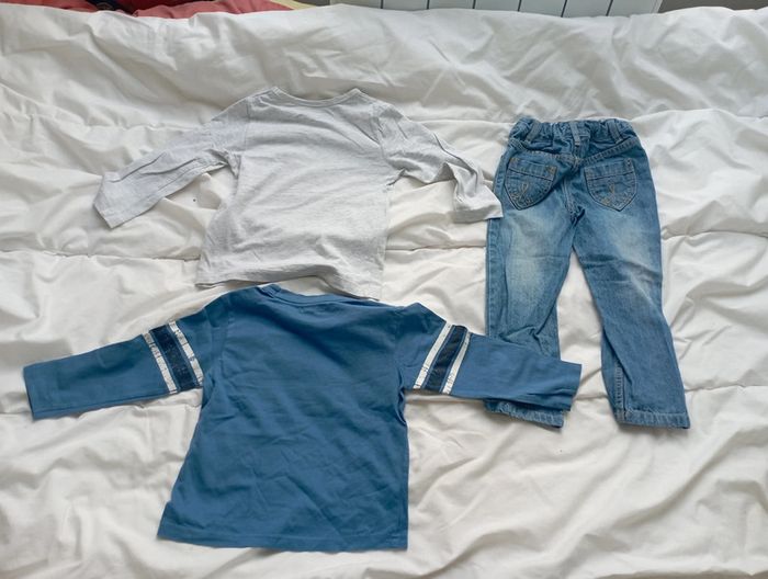 Lot 1 jean et 2 TS ml marque diverses 3 ans neuf 10€ - photo numéro 3
