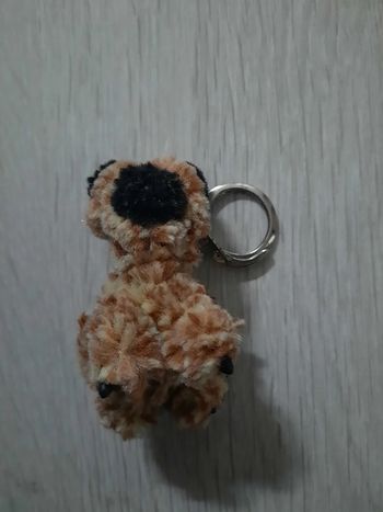 Porte-clé petit chien tout doux.