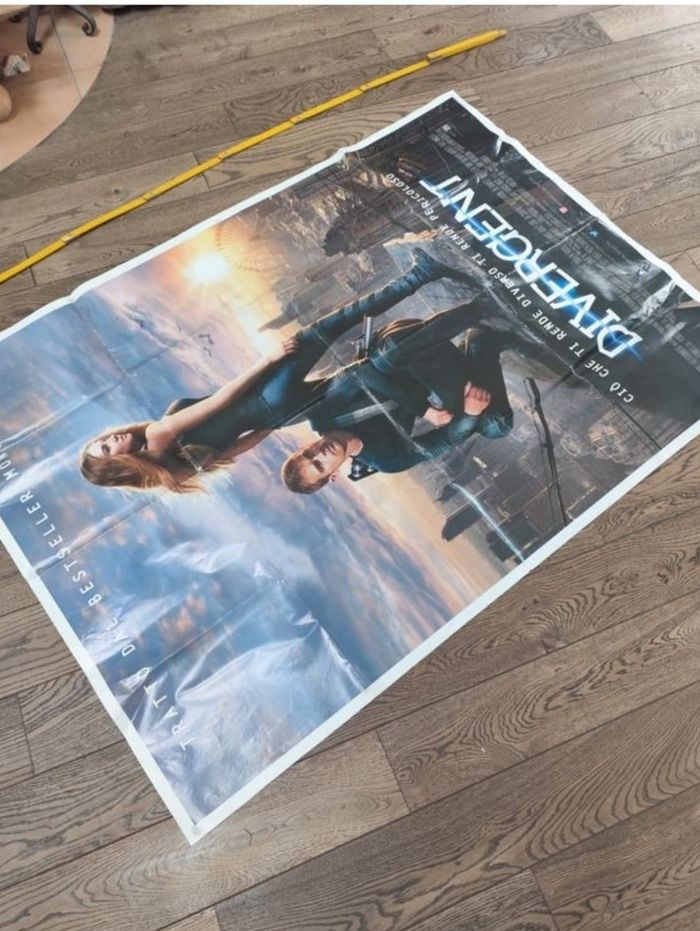 Affiche Divergent en italien - photo numéro 2