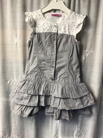 Robe à volants gris blanc étoiles 5 ans Kiabi 