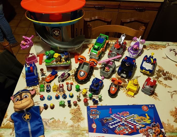 Gros lot pat patrouille paw patrol - QG Tour de controle + véhicules + figurines + jeu marionnette