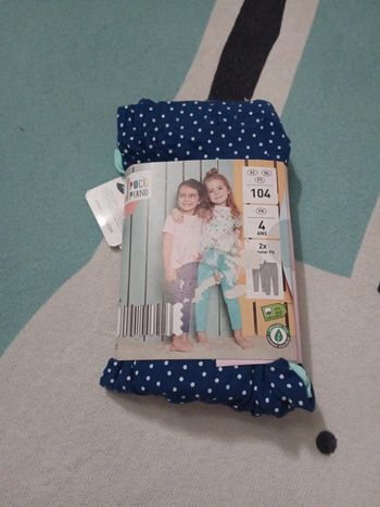 Lot 2 leggings neufs 4 ans