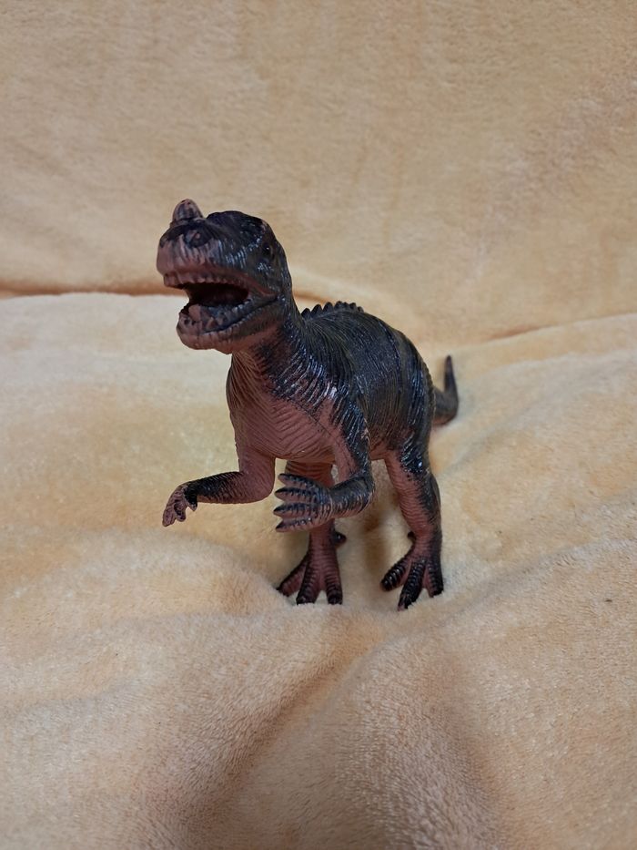 Dinosaure  cératosaure