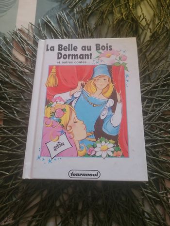 La belle au bois dormant et autres contes