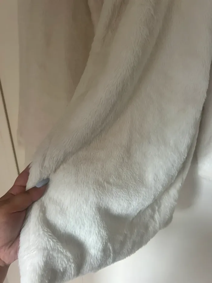 Manteau fausse fourrure taille XL - photo numéro 3