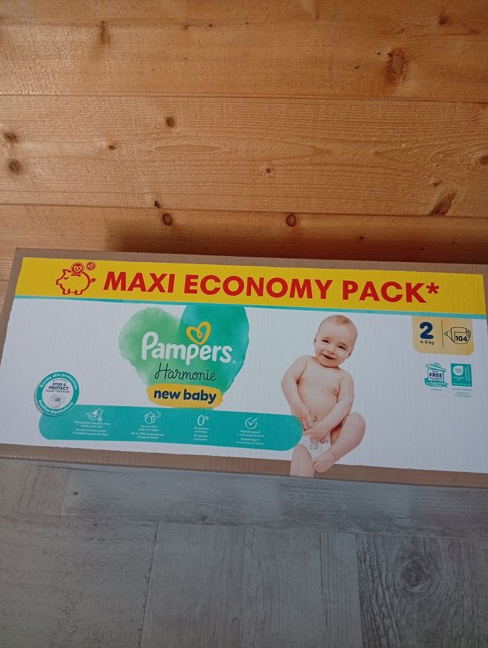Carton 104 couches taille 2 Pampers harmonie