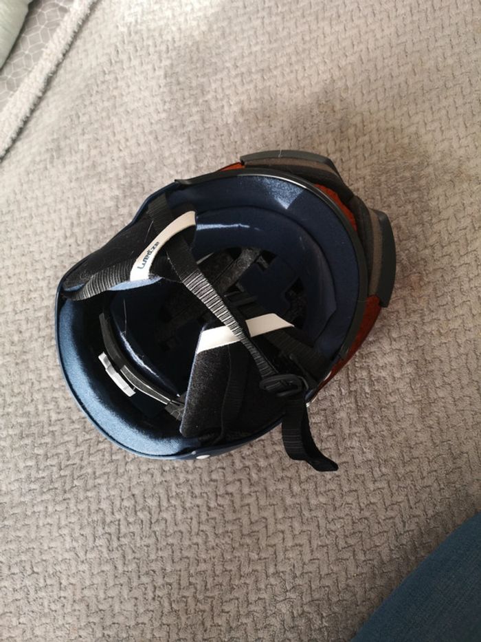 Casque de ski avec visière intégrée. - photo numéro 2