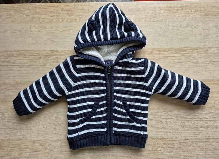 Gilet/manteau à capuche doublé - Kiabi – 9 mois