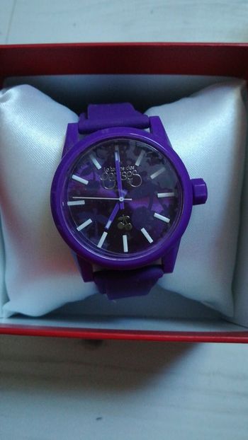 Montre temps des cerises violette silicone NEUVE