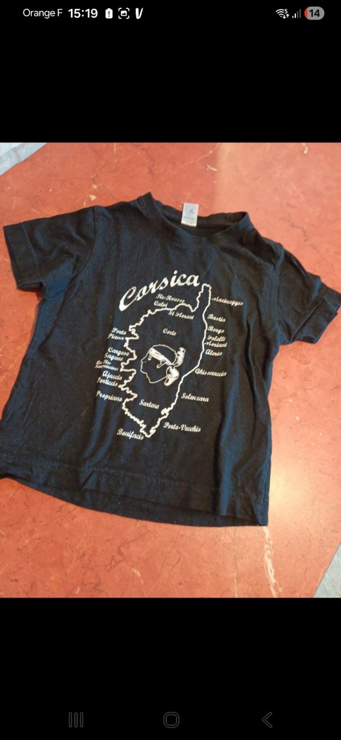 T.shirt garçon taille 24 mois