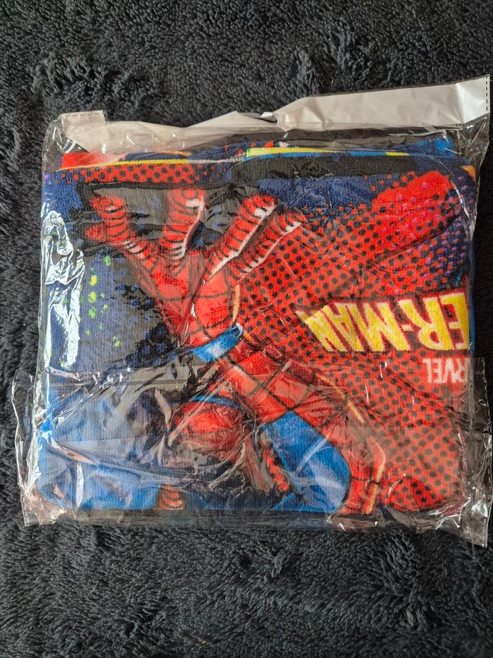 Poncho spiderman - photo numéro 3