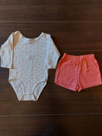 Lot bodie manches longues + short rose