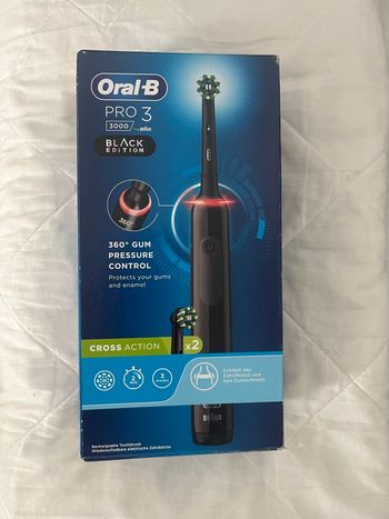 Brosse à dents électrique noire