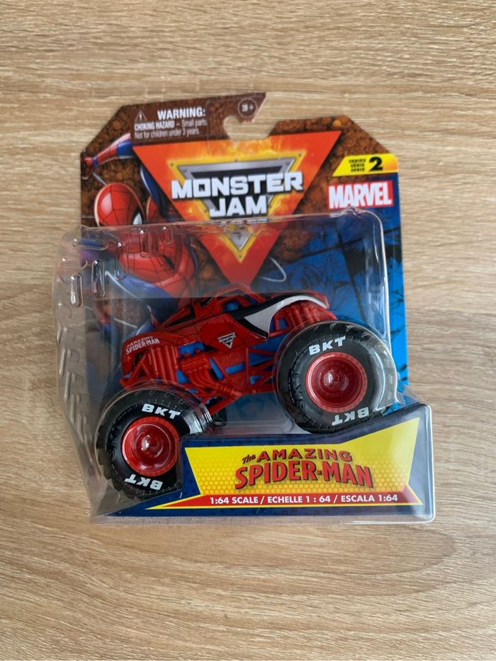 Lot monster jam neuf - photo numéro 5