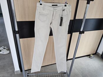 Pantalon neuf taille 38 ikks