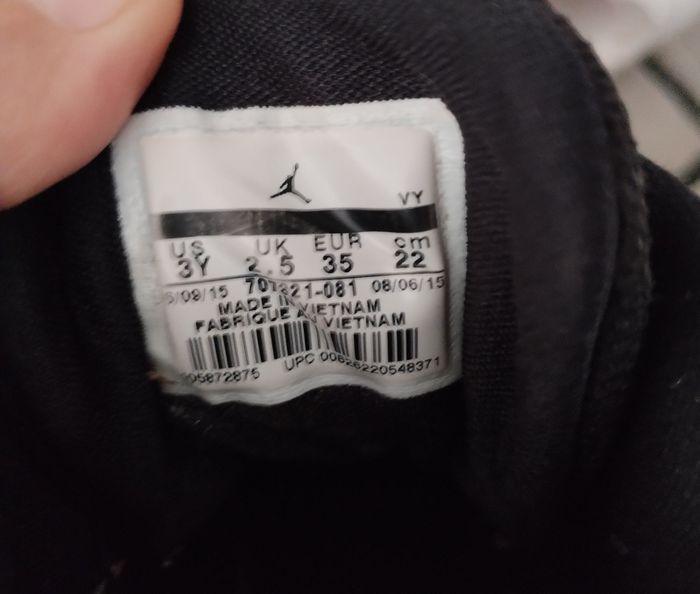 Baskets "Jordan" pointure 35 - photo numéro 4