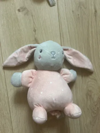 Peluche lapin musical