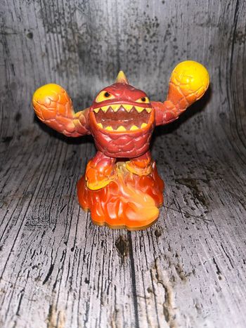 Figurine Skylanders Lightcore Eruptor Spyro’s Adventure