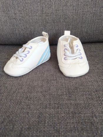 Chaussure neuve bébé