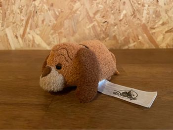 Tsum Tsum officiel Disney César le vieux chien de chasse ami de Lady dans La belle et le clochard