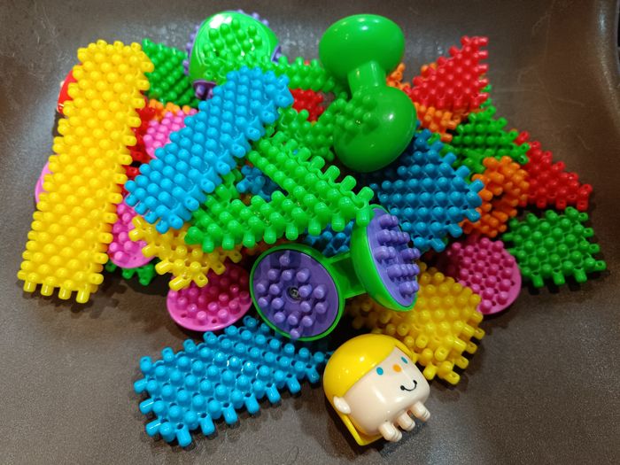 Boite de 49 Clipos. Playskool - photo numéro 2