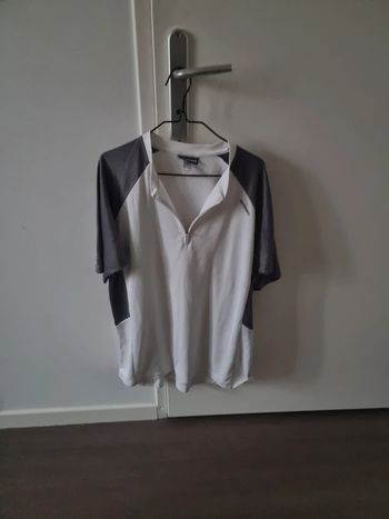Tee shirt