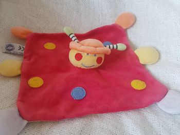 Doudou  plat  coccinelle  Mgm